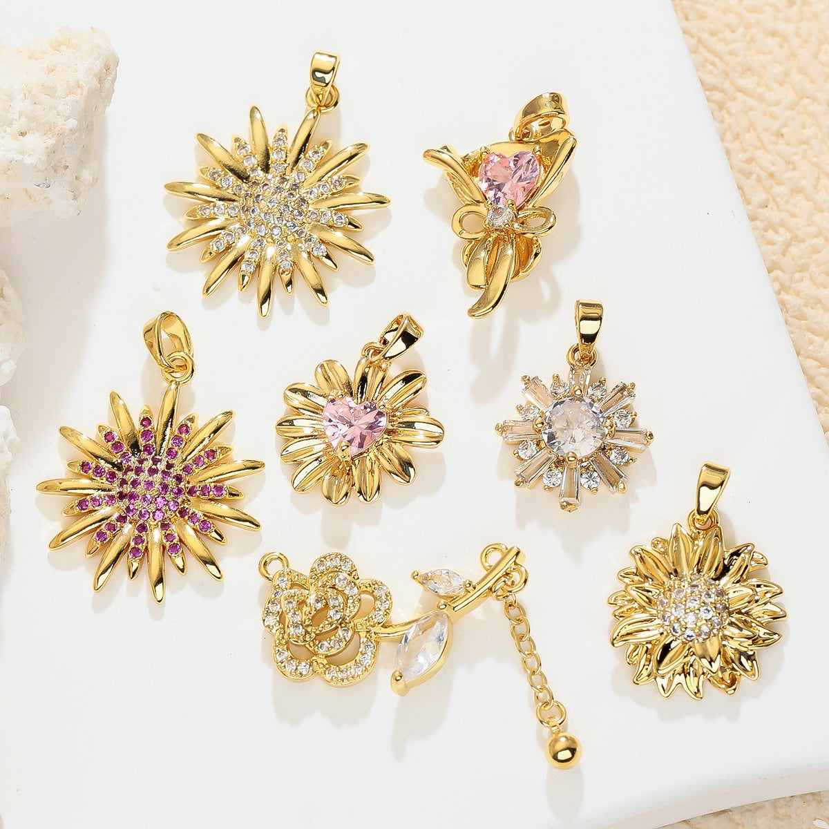 Attractive Versatile Light Luxury Petal Flower Pendant