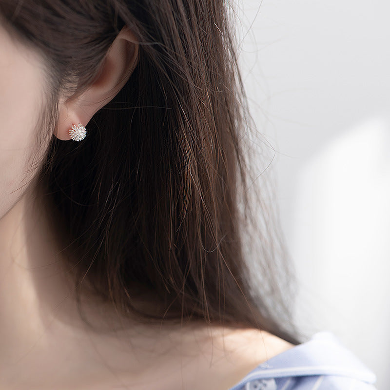 Women's Sterling Sier Small Dandelion Simple Niche Design Commuter Before Stud Earrings