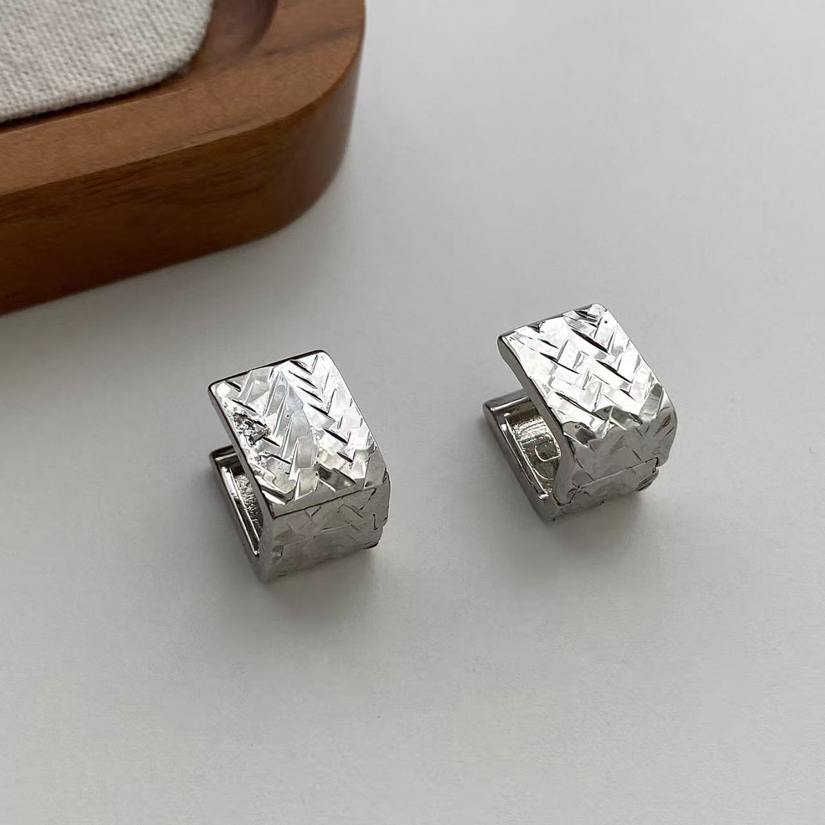 Retro Diamond Woven Geometric Square Ear Clip Earrings