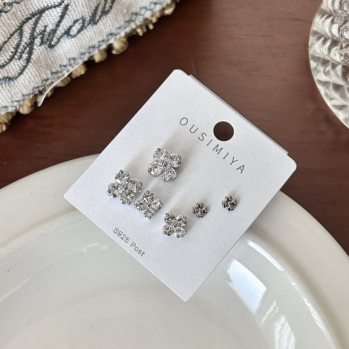 Micro Diamond Zircon Simple Niche Temperament Earrings