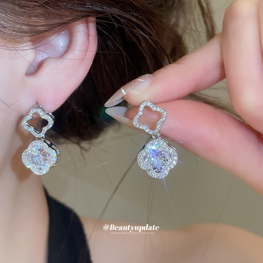 Women's Sier Needle Zircon Flower Hollow Delicate Ear Super Flash Temperament Jewelry Set