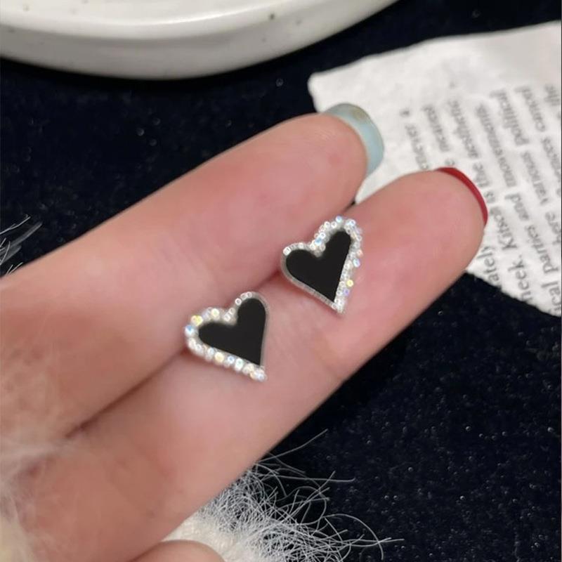 Cold Style Sweet Cool Black Heart Shape With Diamond Stud Earrings