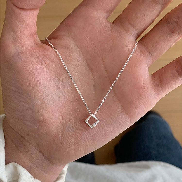 Women's Simple Style High Sense Design Affordable Luxury Necklace