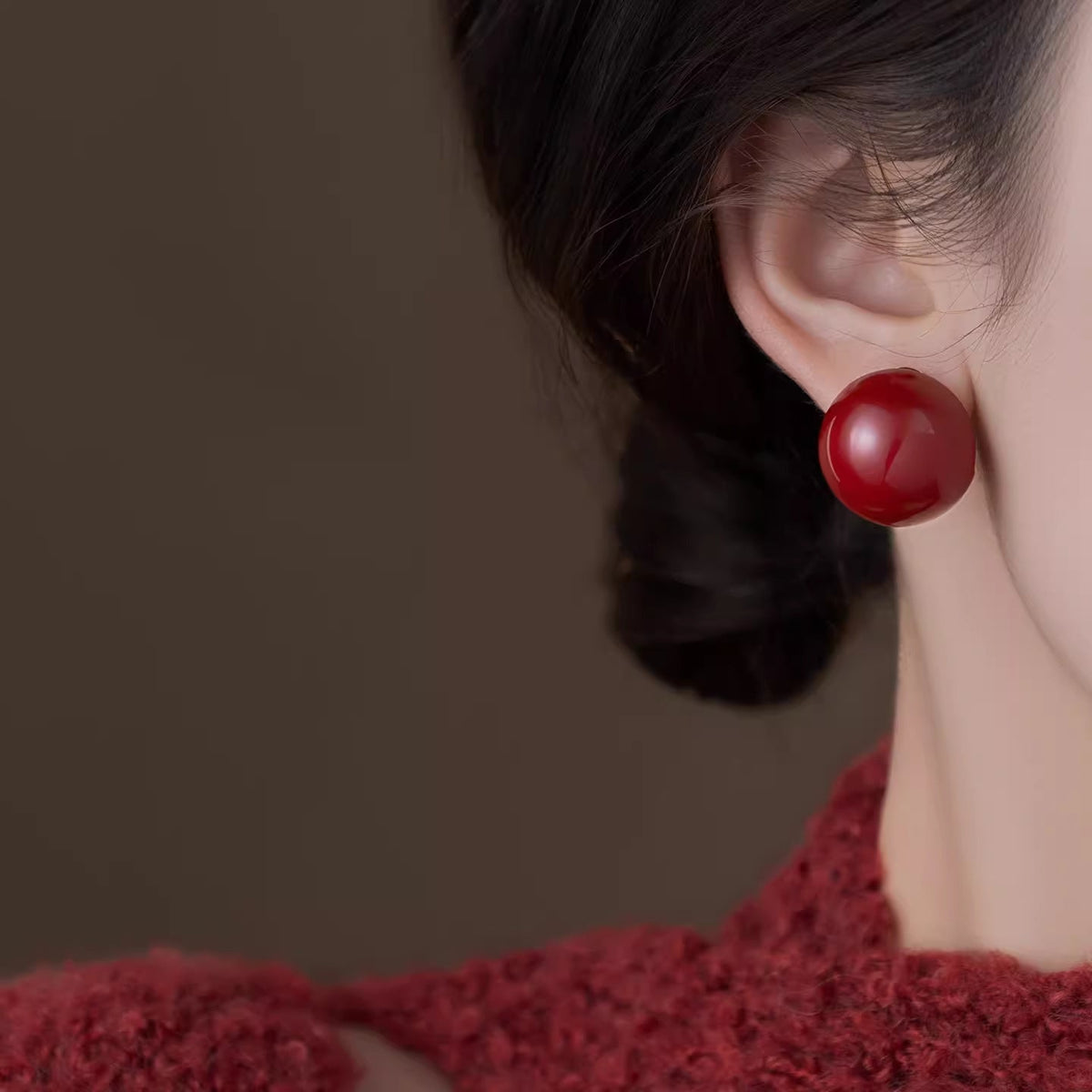 Women's Needle Bite Pearl Simple High-grade Graceful Stud Earrings