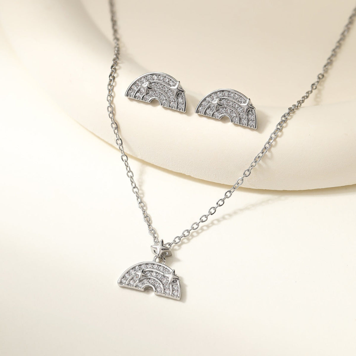 Women's Clover Diamond In The Debris Butterfly Necklaces
