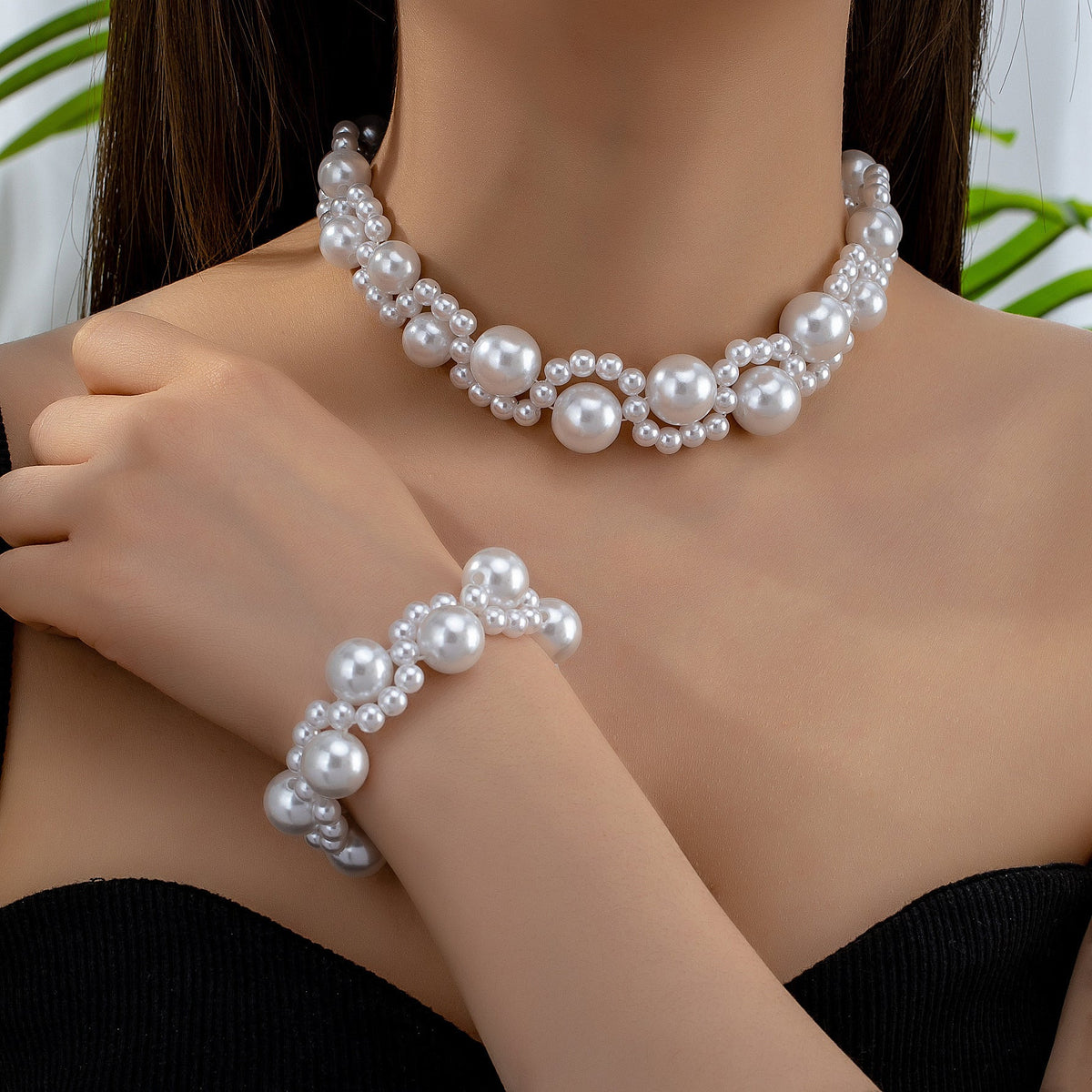 Exaggerated One Glass Beaded White Niche Jewelry Set