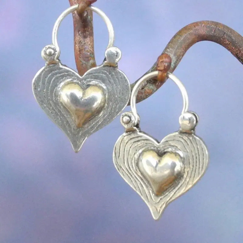 Women's Three-dimensional Texture Love Heart Fashion Elegant Earrings