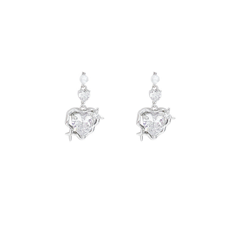 Women's Sweet Cool Irregular Heart Pearl Design Earrings