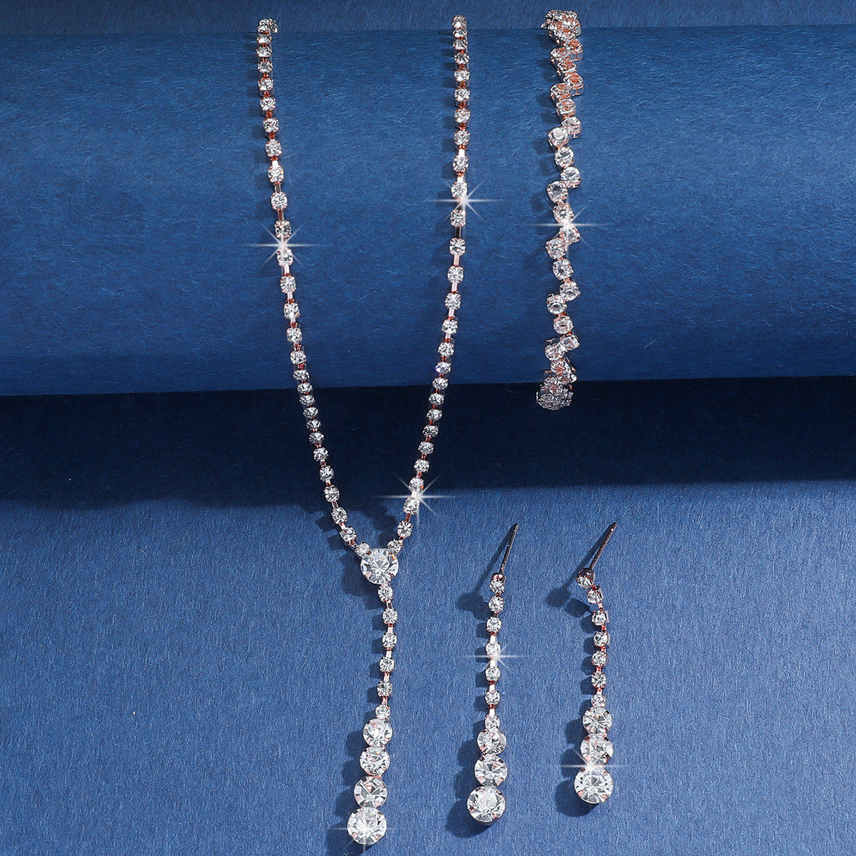Women's Fashion Light Luxury Zircon Clavicle Chain Design Rhinestone Necklaces