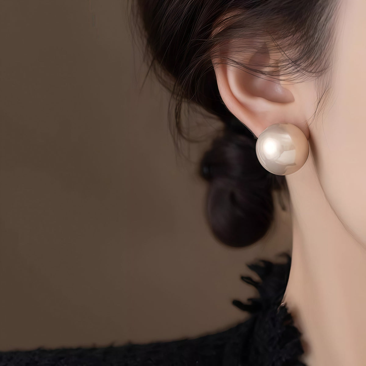 Women's Needle Bite Pearl Simple High-grade Graceful Stud Earrings