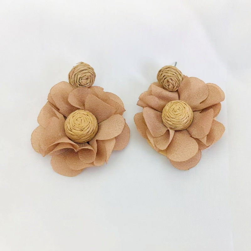 Women's High-grade Sweet Flowers Raffia Fashion Hand-knitted Earrings