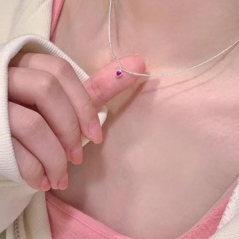 Mini Peach Heart Simple High Sense Red Corundum Love Gem Necklace