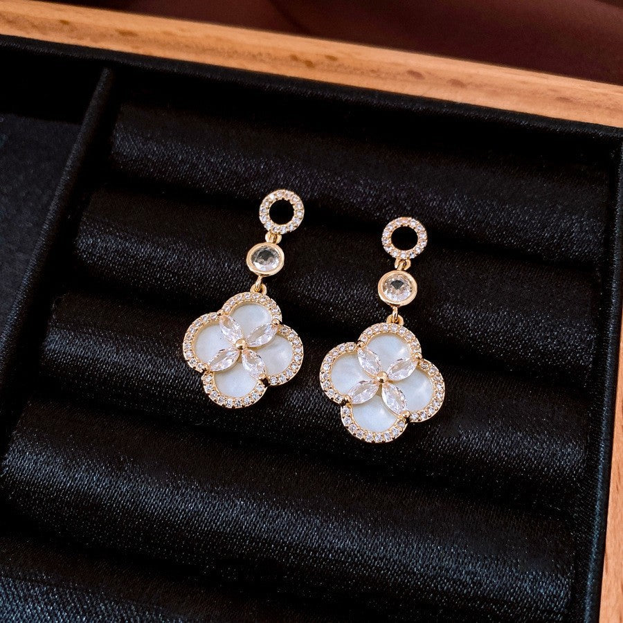 Sier Pearl Flower Temperamental Niche High-grade Earrings