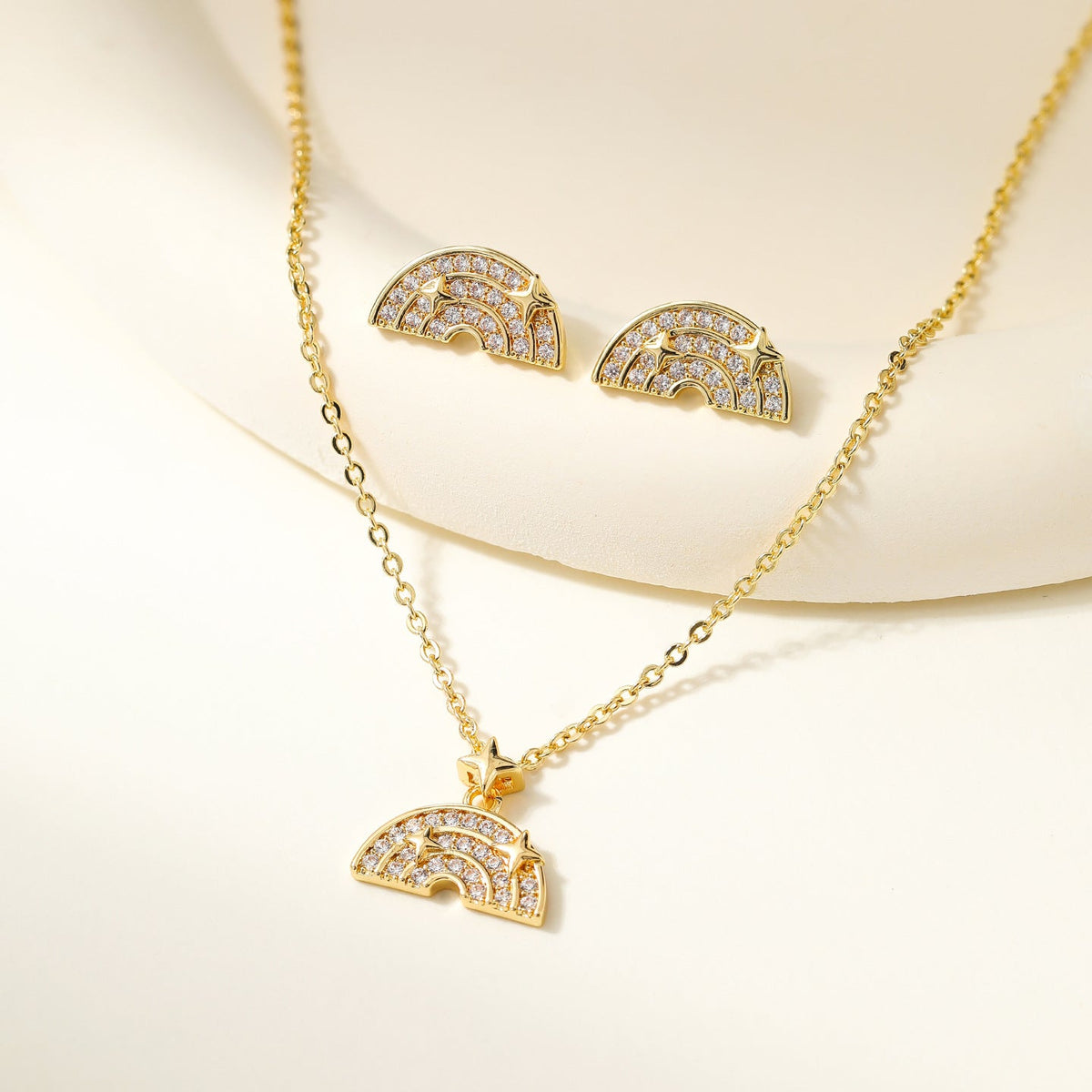 Women's Clover Diamond In The Debris Butterfly Necklaces