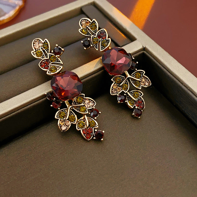 Sier Needle Flower Ear Retro Easy Matching Sweater Chain Exquisite Jewelry Set