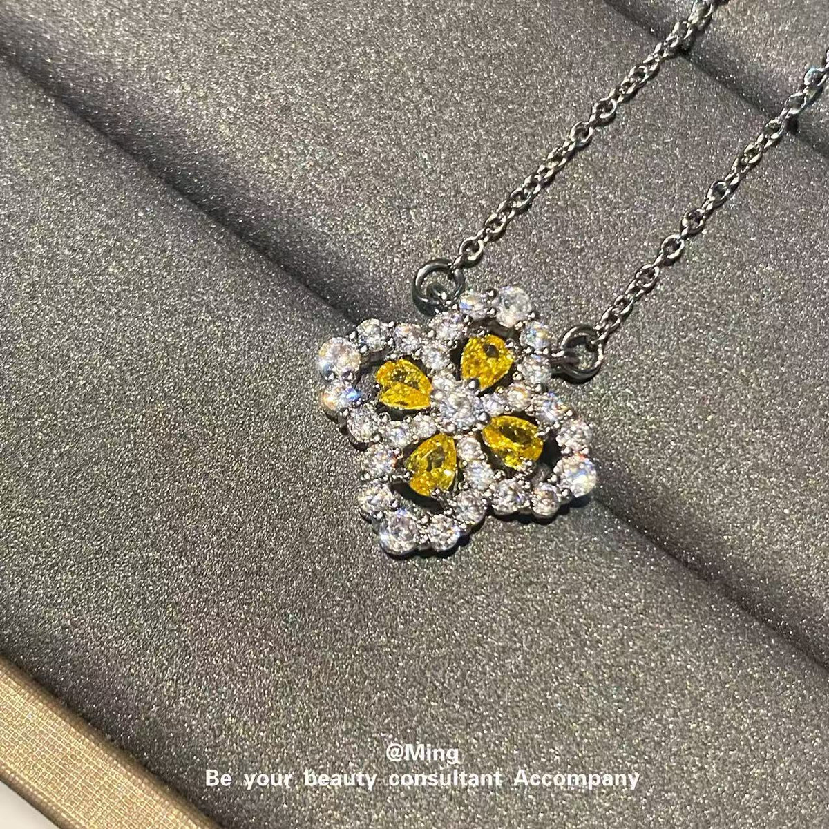 Four-leaf Clover Ear Light Luxury Minority Full Diamond Clavicle Pendant