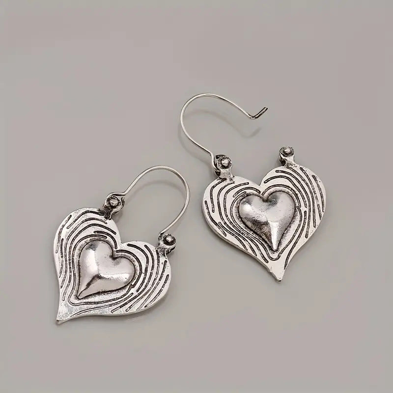 Women's Three-dimensional Texture Love Heart Fashion Elegant Earrings