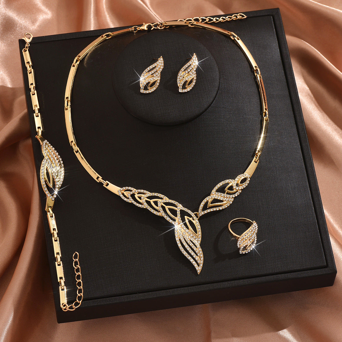 Fashion Golden Leaves Ear Niche Design Rings