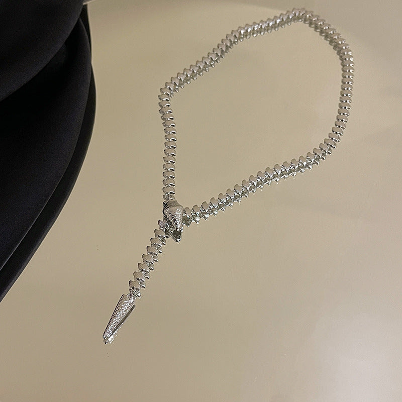 Elegant Sweater Chain Design Light Luxury Necklaces