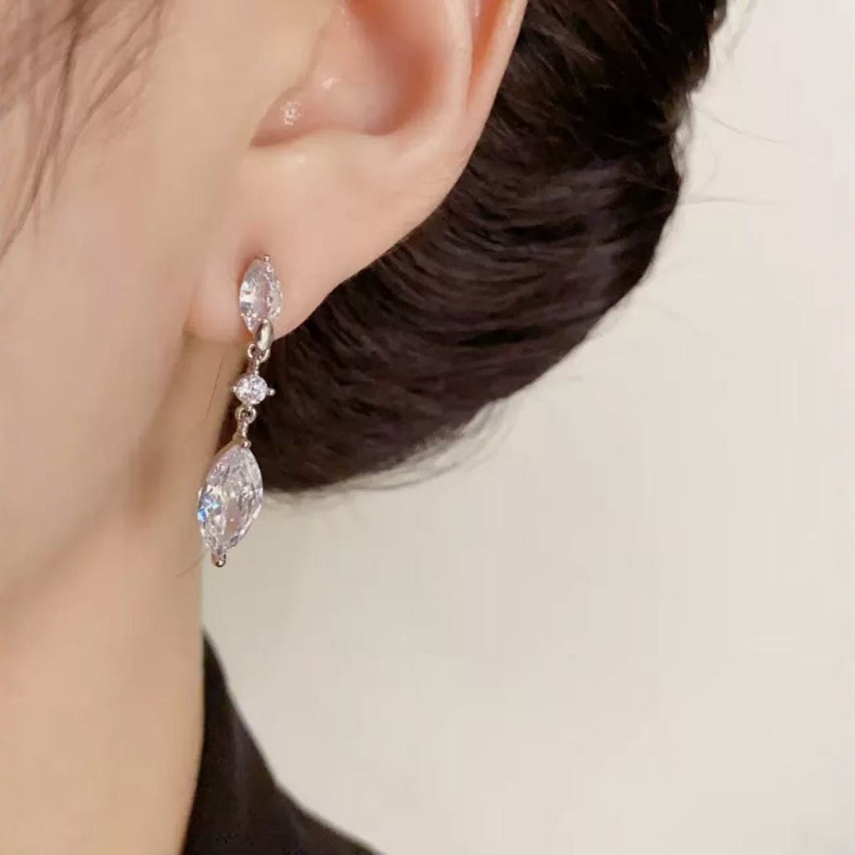 Women's Water Drop Zircon Light Luxury Temperament High-grade Stud Earrings