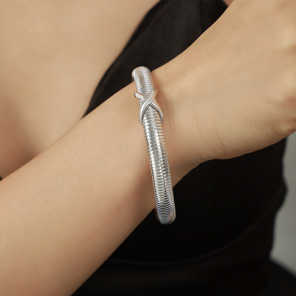 Women's British Style Retro Personalized Lines Design Sense Niche Bracelet