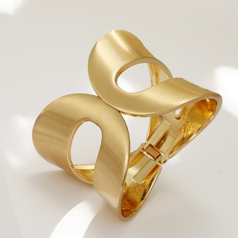 Large Glossy Hollow Zinc Alloy Female Personality Bracelets