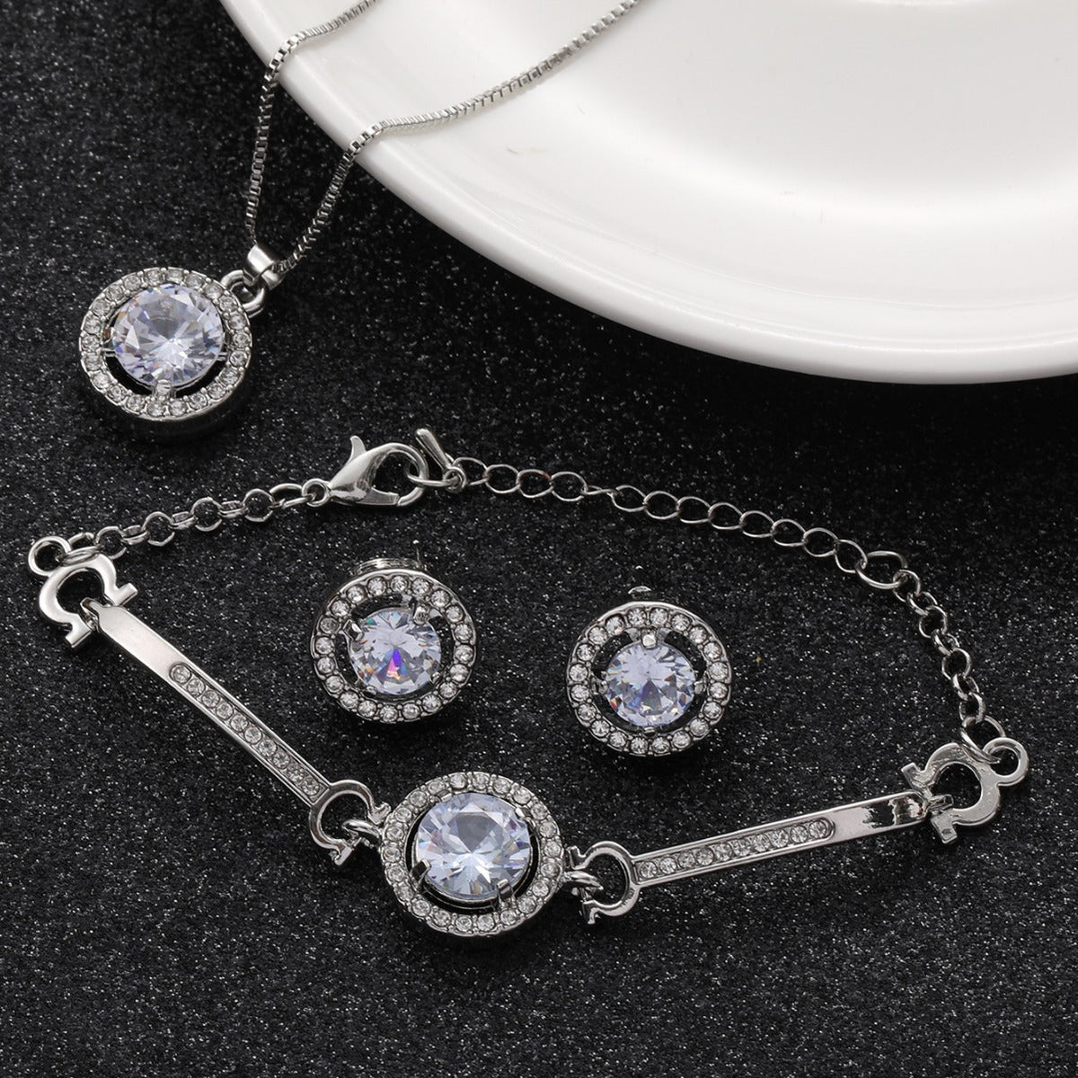 Can Be Equipped With Watch Bridal Eight Hearts Jewelry Set