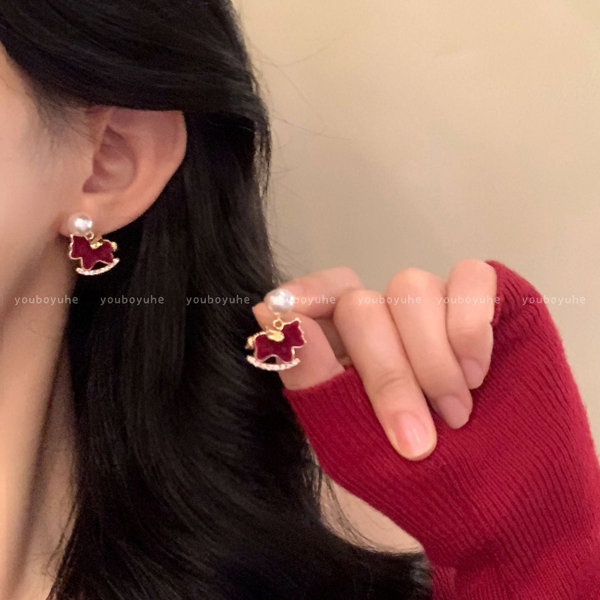 Red Unique Design Fashionable Light Luxury Premium Stud Earrings