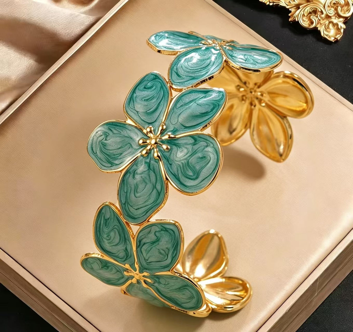 Glaze Flowers Stainless Steel Female High Sense Personality Wild Flower Bracelets