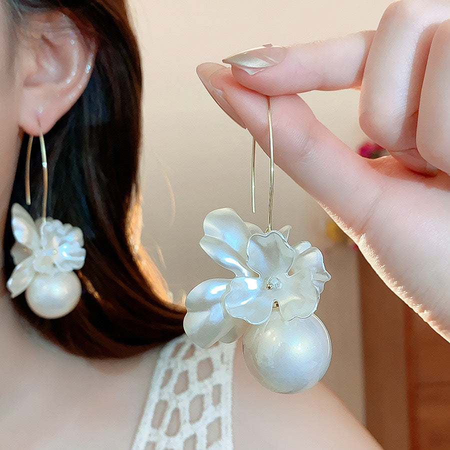 French Romantic Light Luxury Simplicity Petal Earrings