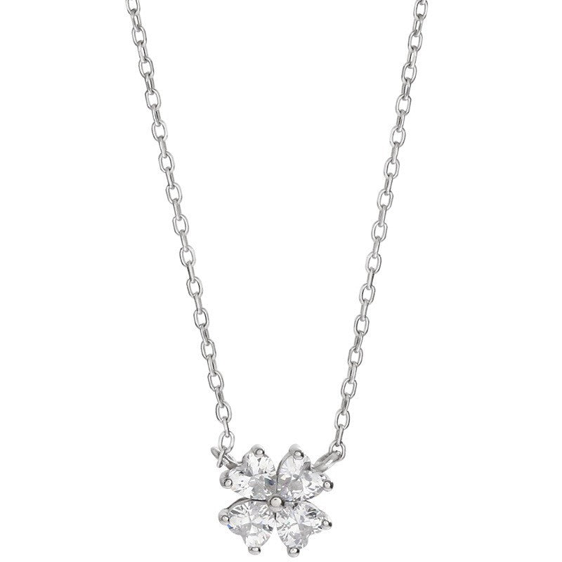 Diamond Zircon Heart-shaped Four-leaf Clover Niche Necklace