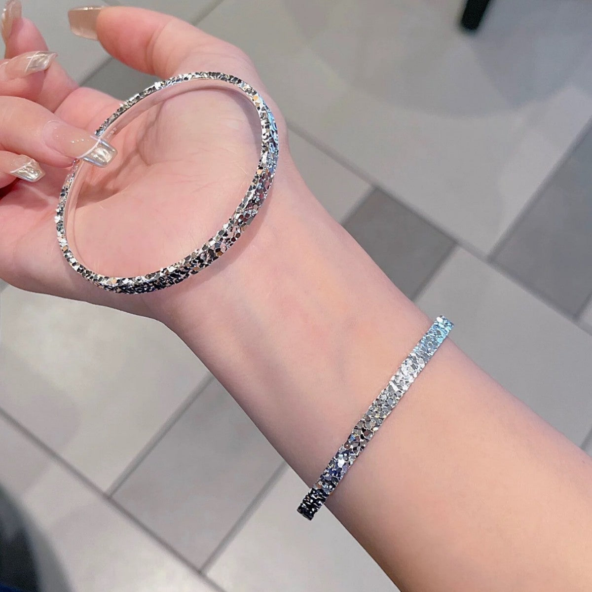 Alloy Solid Closed Small Pieces Of Bracelet