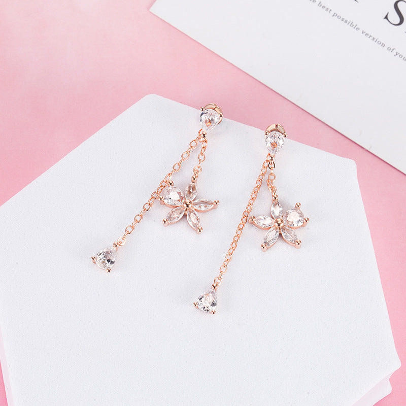 Women's Korean Fresh Five Petal Flower Elegant Stud Earrings