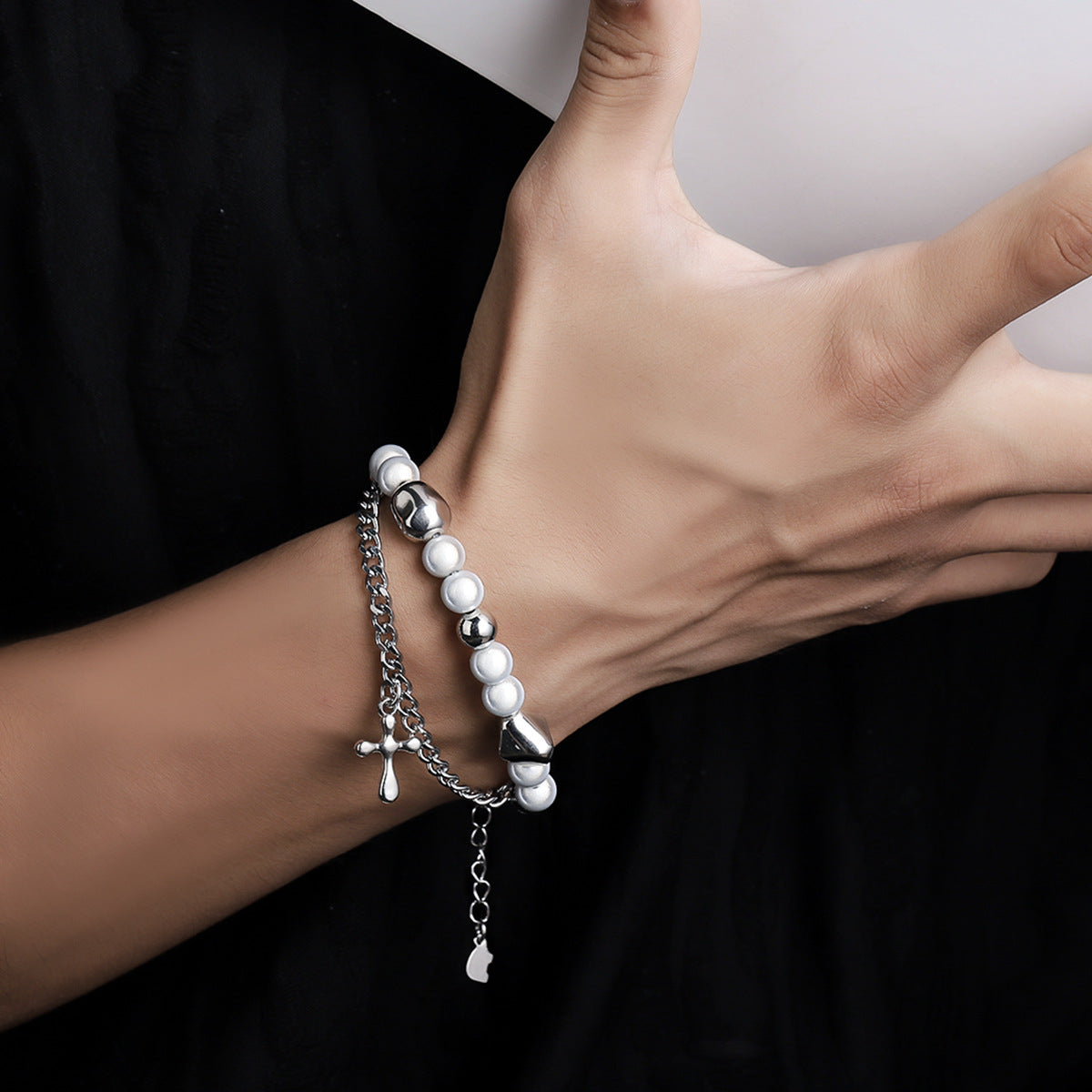 Women's & Men's Titanium Steel No Fading High-grade Versatile Affordable Bracelet