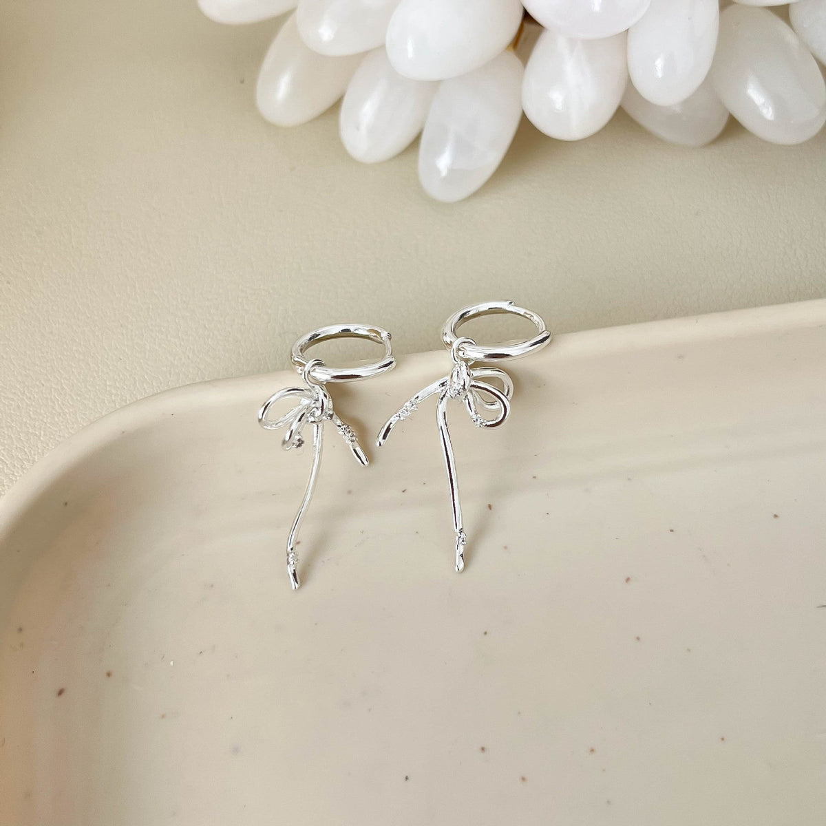 High-grade Sier Bow Affordable Luxury Fashion Elegant Commuter All Earrings