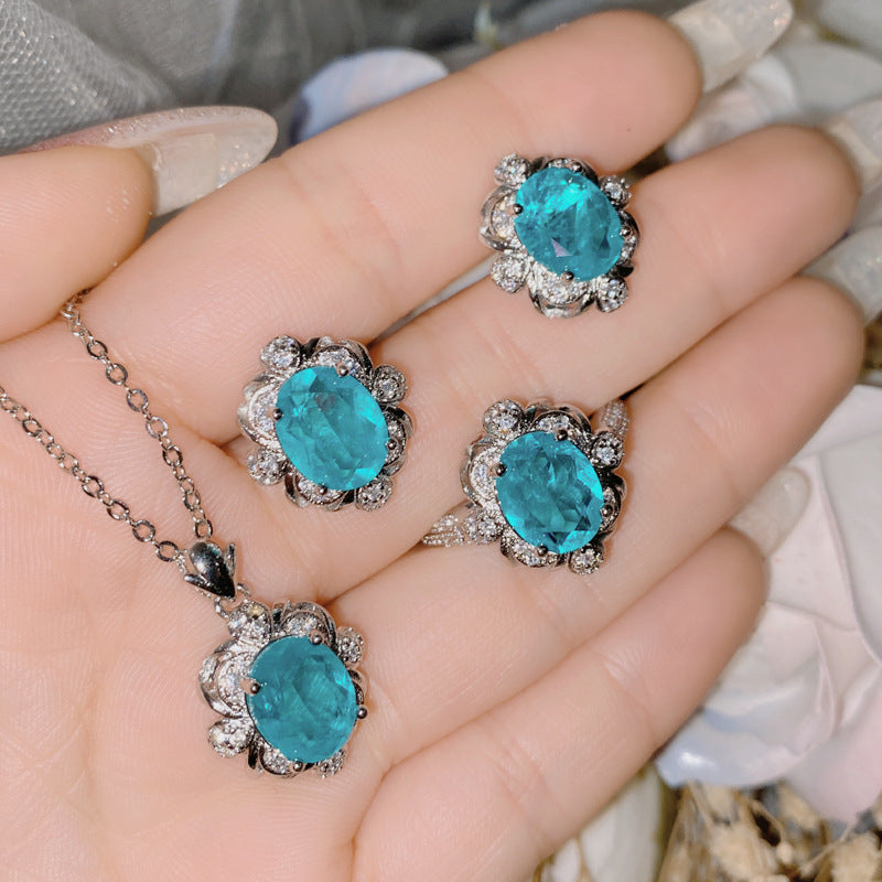 Vintage Imitation Blue Main Stone Carved Pendants