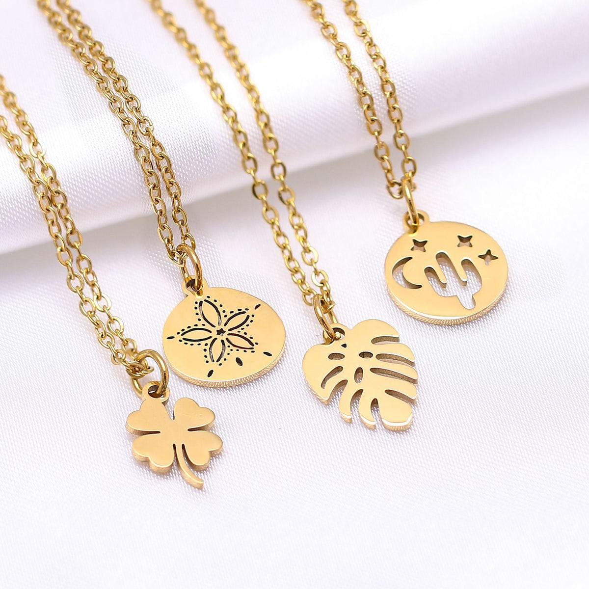 Women's Steel Simple Butterfly Clover Lucky Lotus Mushroom Clavicle Chain Color Necklace