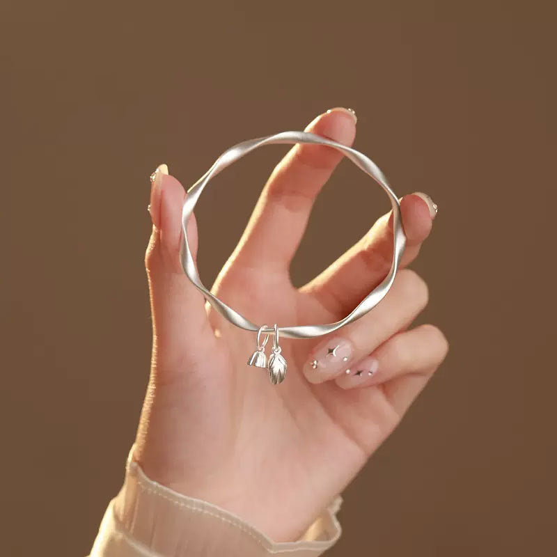 Women's Solid Simple Design Mobius Strip Lotus Seedpod Bracelets