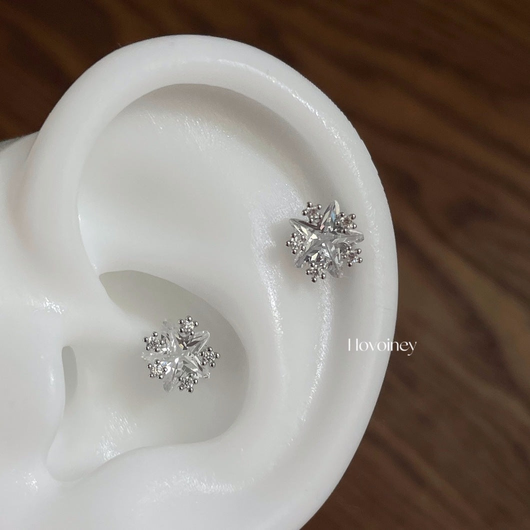 Delicate Super Shining Three-dimensional Zircon Ear Bone Pin Titanium Steel Stud Earrings