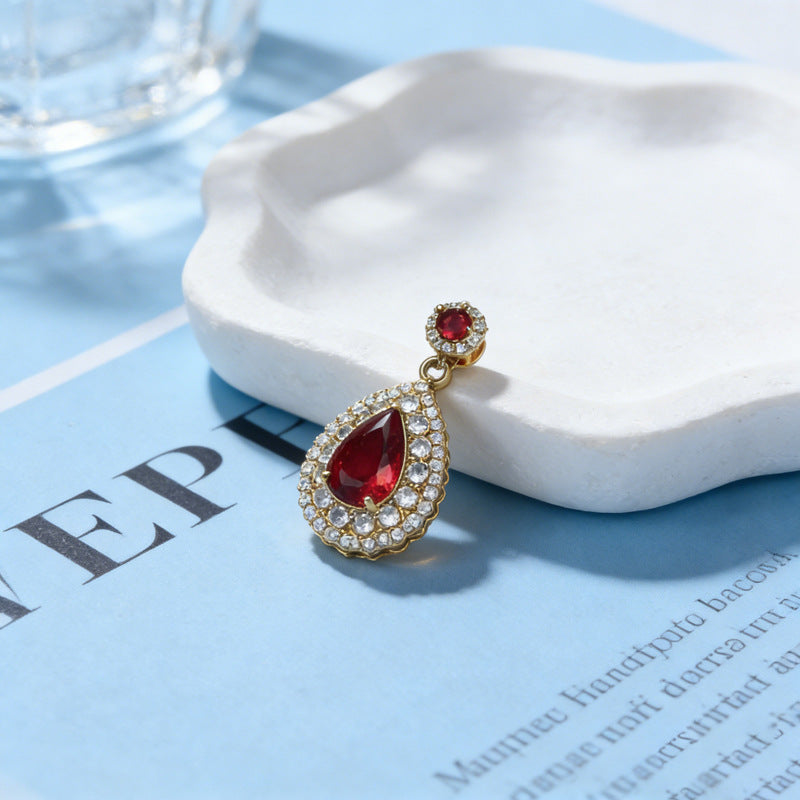 Ruby Light Luxury Advanced Titanium Steel Clavicle Pendant