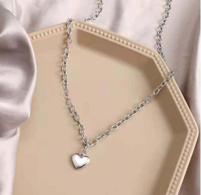 Women's Simple Heart Punk Hip Hop Peach Design Bracelets