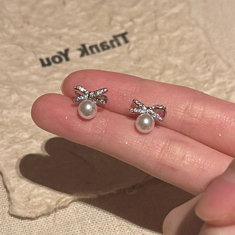 Women's Exquisite Small Zircon Pearl Bow Light Luxury Minority Earrings