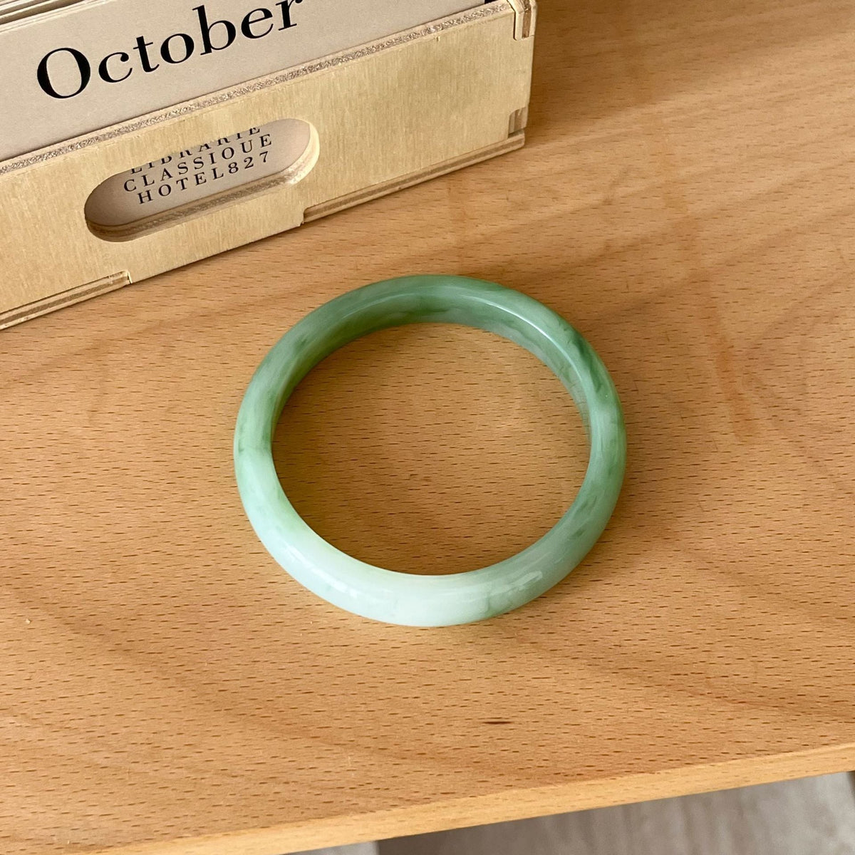 Fashion Trend Niche Round Resin Retro Blooming Bracelet