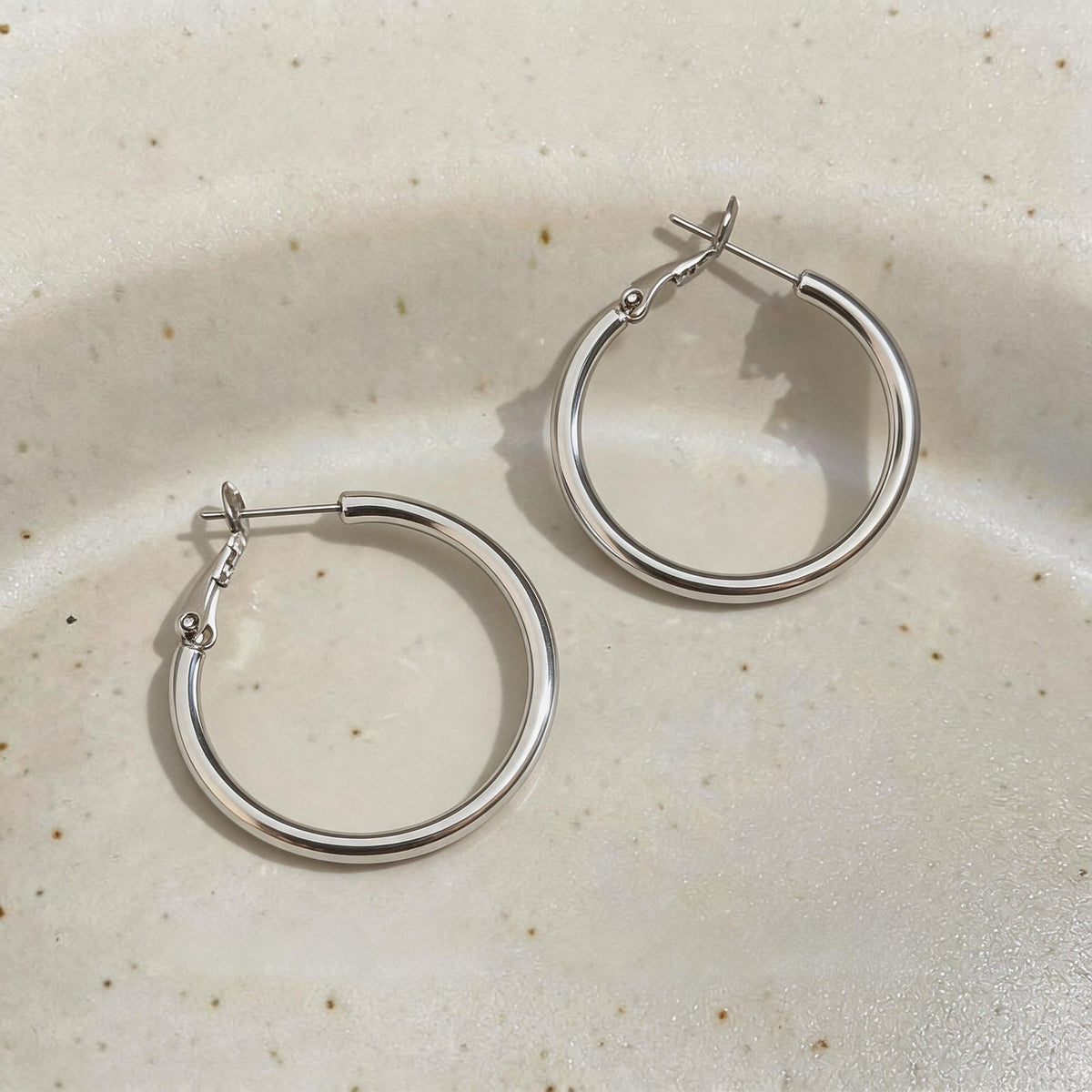 Cold Style Metal Circle Ear Simple Fashionable Light Luxury Minority Rings