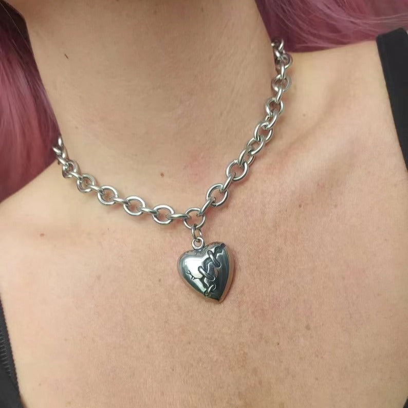 Women's & Men's Crack Love Heart Hip Hop Disco Fashion Personality Necklaces