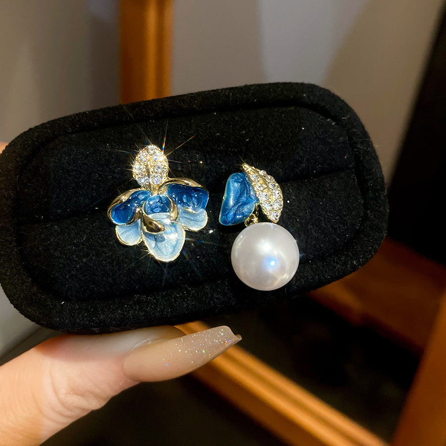 Jardin Monet Blue Glaze Flowers Pipa Pearl Chinese Retro Light Stud Earrings