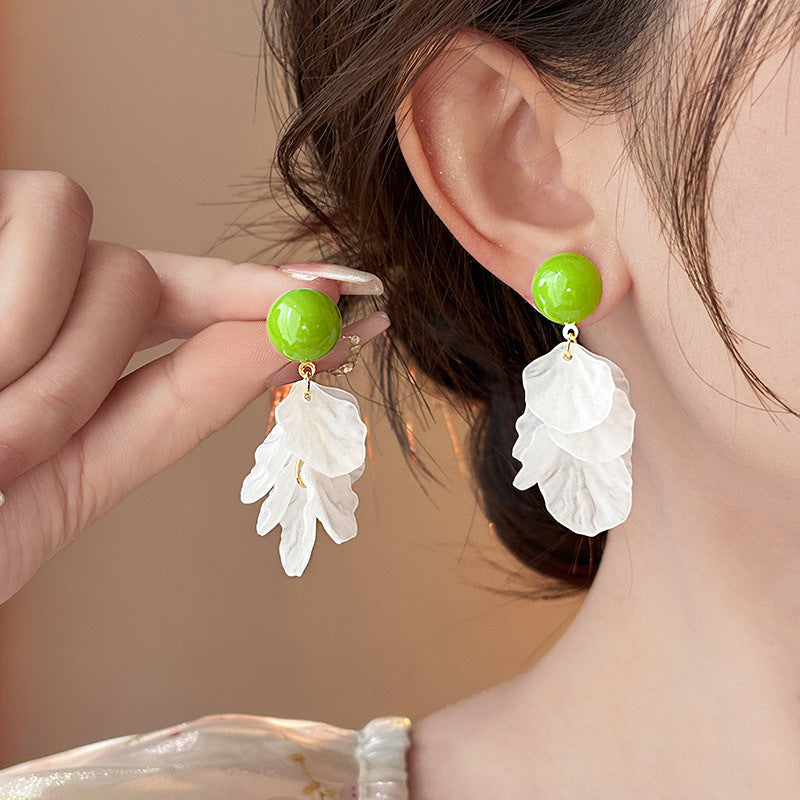 French Romantic Light Luxury Simplicity Petal Earrings