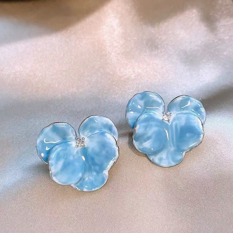 Jardin Monet Blue Glaze Flowers Pipa Pearl Chinese Retro Light Stud Earrings