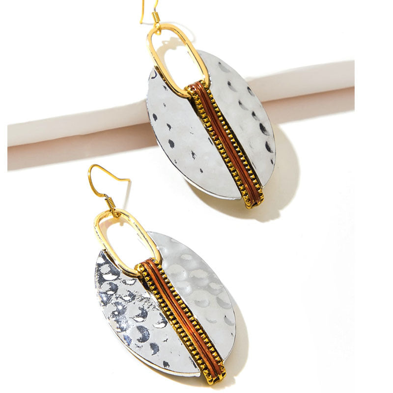 Women's Fashion Retro Exaggerated Sier Plated Two-tone Cocktail Stud Earrings