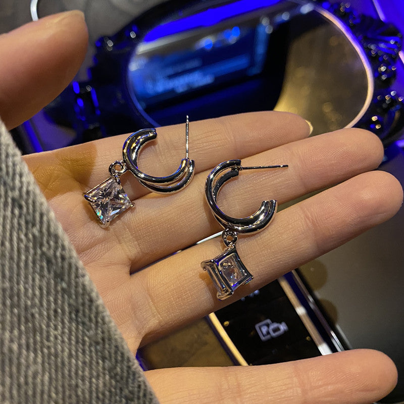 Sier Needle Asymmetric Cross Style Temperament Ear Clip Cold Earrings